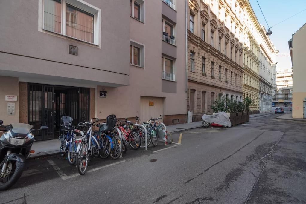 Ruhelage Im Zentrum Nahe Schottentor-Contactless Self-Check-In Viena Exterior foto